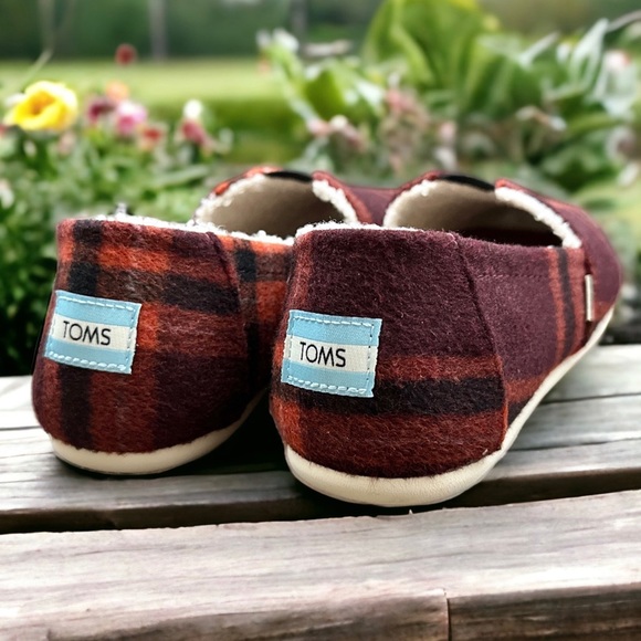 NIB Toms Belmont Faux Shearling Slip On Loafers Flats Red Plaid 8 38.5 - Picture 8 of 11
